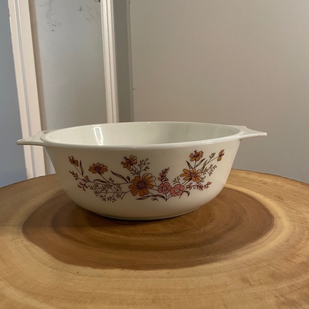 Vtg. Pyrex Country Autumn
